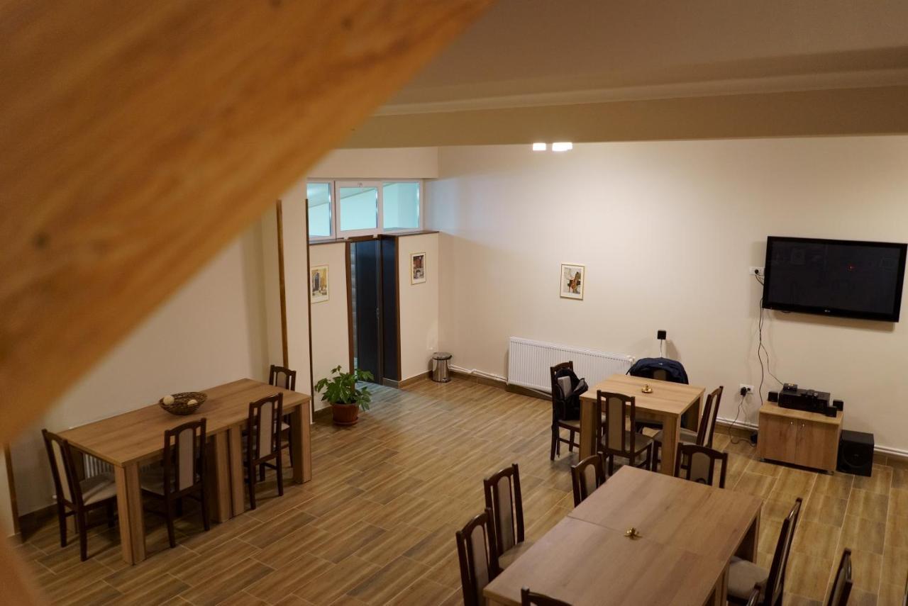 Pensiunea Pisc Tustea エクステリア 写真